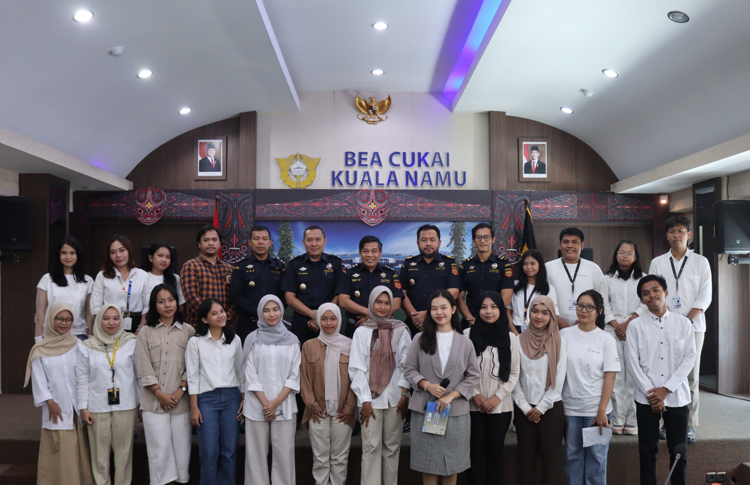 Komunita # Uang Kita Kembali Sambangi Bea Cukai Kuala Namu
