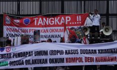 Dugaan kriminalisasi hukum , masa aksi minta DPR dan Kapolri periksa & PTDH kan Kompol DK cs