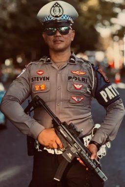 Aipda Steven Rainold Derek, Polisi yang Mendekatkan Diri dengan Masyarakat melalui Media Sosial