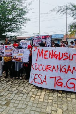 Aksi Unjuk Rasa Warnai Polemik Pilkades Tanjung Gusta, Masyarakat Ajukan 7 Tuntutan