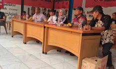 Dukungan Penuh Kelurahan: Ibu Lurah Nani Yuslina Monitor Turnamen Futsal JBS Piala RT 10 RW 003