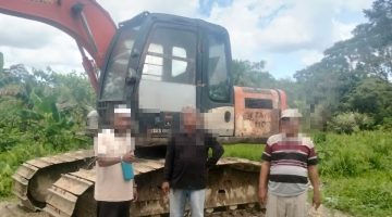 Proyek Lapangan Mangkrak dan Berutang Rp95 Juta, Polda Papua dan Polres Mimika Didesak Seret ke pengadilan Ketua LSM 2PAM3 Berinisial TR!